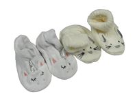 2x capáčky - bílé chlupaté s jednorožcem vel. 19 + smetanové pletené s králíkem vel. 19