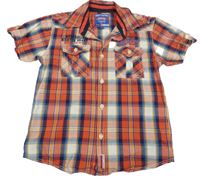 Červeno-bílo-modrá kostkovaná košile s číslem a nápisy