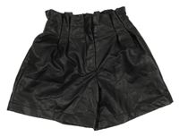 Černé koženkové sukňové kraťasy Zara