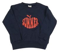 Tmavomodrá mikina s nápisem 