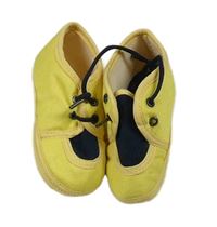 Žluto-černé plátěné capáčky