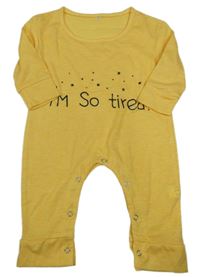 Žlutý overal s nápisem 