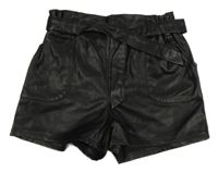 Černé koženkové kraťasy s páskem Primark