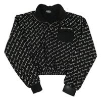 Černá crop mikina s nápisy a kapsou George