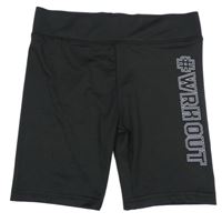 Černé sportovní kraťasy s nápisem 