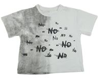 Bílo-šedé tričko s nápisy