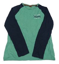 Zeleno-tmavomodré triko s nápisem S. Oliver