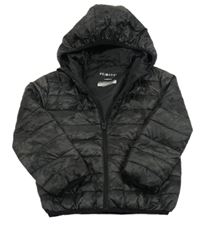 Černo-šedá šusťáková army lehce zateplená bunda s kapucí PrettyLittle Thing