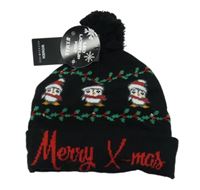Nové - černá vánoční čepice s tučňáčky a nápisem a bambulí ACCESSORIES