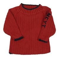 Červeno-modrý svetr s nápisem na rukávu Next