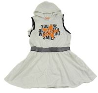 Bílé teplákové šaty s nápisem, hvězdou a kapucí 