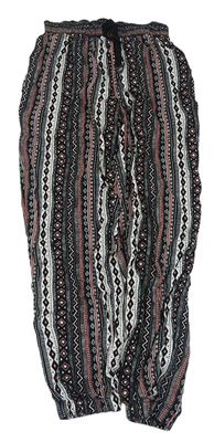 Černo-bílo-růžové vzorované turecké kalhoty C&A