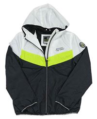 Černo-bílo-limetková šusťáková podzimní bunda s kapucí C&A