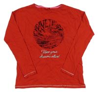 Červené triko s míčem a nápisy S. Oliver