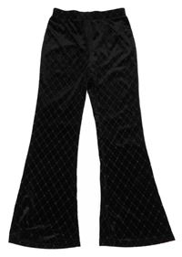 Černé kárované flare sametové kalhoty PRIMARK