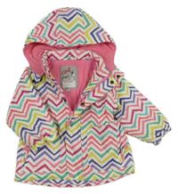 Bílo-barevná vzorovaná šusťáková zateplená bunda s kapucí 