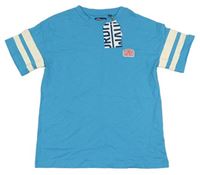 Nové - Modré tričko s výšivkou a pruhy na rukávech