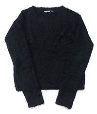 Černý chlupatý svetr Miss