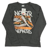 Nové - tmavošedé melírované triko s botami Chapter young