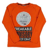 Červené triko s nápisy a obrázkem z flitrů 