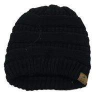 Černá pletená zateplená čepice s nášivkou 