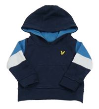 Tmavomodro-modro-bílá mikina s nášivkou a kapucí zn. Lyle&Scott