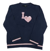 Tmavomodrý svetr s písmenem a srdíčkem bpc