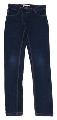 Tmavomodré tregíny rifllového vzhledu