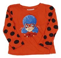 Červené triko s puntíky a Kouzelnou Beruškou