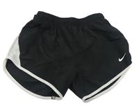 Černé sportovní kraťasy s logem Nike