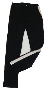 Černo-bílé tregíny s pruhem C&A