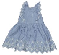 Světlemodro-bílé šaty s volánky a výšivkami květů C&A