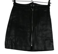 Černá koženková propínací sukně Stradivarius 