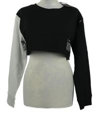 Dámská černo-šedá crop mikina s nápisem AKA 