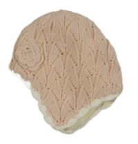 Světlerůžová perforovaná čepice s květem Early Days