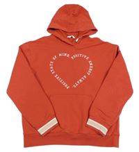 Červená mikina se srdíčkem z nápisu a kapucí M&S