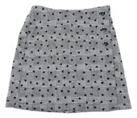 Černo-bílá kostkovaná sukně se srdíčky a knoflíčky Primark