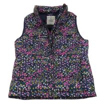 Tmavomodrá kytičkovaná prošívaná šusťáková zateplená vesta GAP