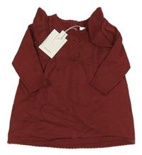 Nové - Vínové pletené šaty s volánky C&A