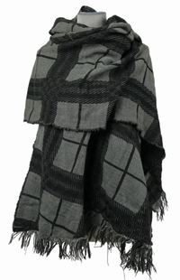 Dámský černo-šedý kostkovaný pléd s třásněmi