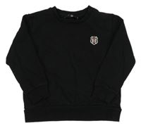 Černá mikina s nášivkou 