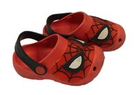 Červené gumové nazouváky se Spidermanem vel. 24
