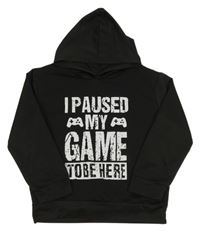 Černá mikina s nápisy a ovladači a kapucí 