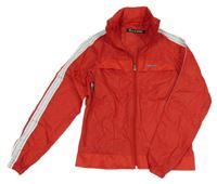 Červená šusťáková bunda s proužkem a ukrývací kapucí DKNY