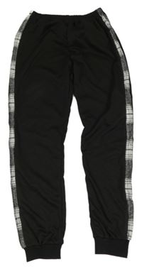 Černo-kostkované tepláky 