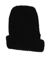 Černá žebrovaná čepice