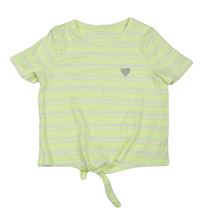Bílo-neonově zelené pruhované žebrované crop tričko se srdíčkem