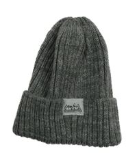 Šedá melírovaná žebrovaná pletená čepice s nášivkou 