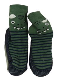 Zeleno-černé koženkové capáčky s všitými ponožkami s dinosaury vel.22