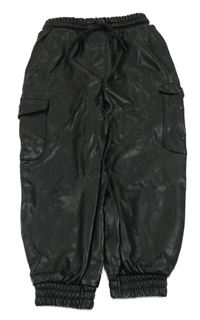 Černé koženkové cargo cuff kalhoty Next